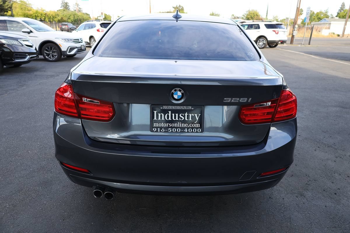 Used 2015 BMW 328i Sedan RWD image 5