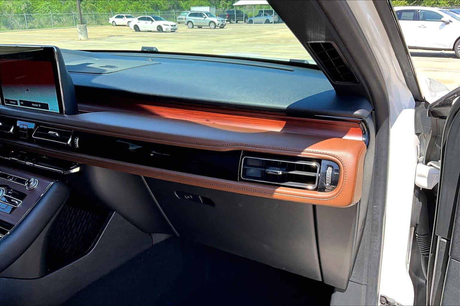 Used 2024 Lincoln Aviator Reserve w/ Elements Package Plus RWD image 19