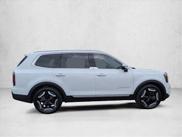 Used 2024 Kia Telluride EX FWD image 4