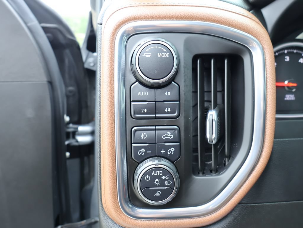 Used 2022 Chevrolet Silverado 1500 High Country w/ LPO, Dark Essentials Package AWD/4WD image 13