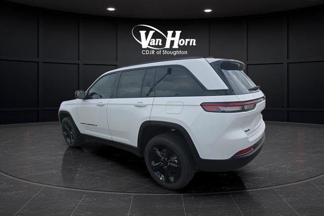 New 2025 Jeep Grand Cherokee Altitude image 3