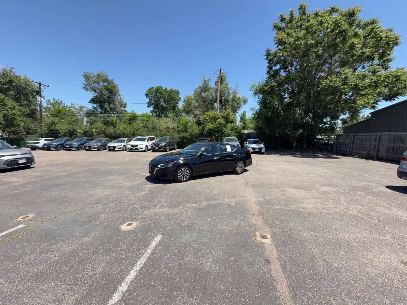 Used 2025 Nissan Altima 2.5 SV FWD image 12