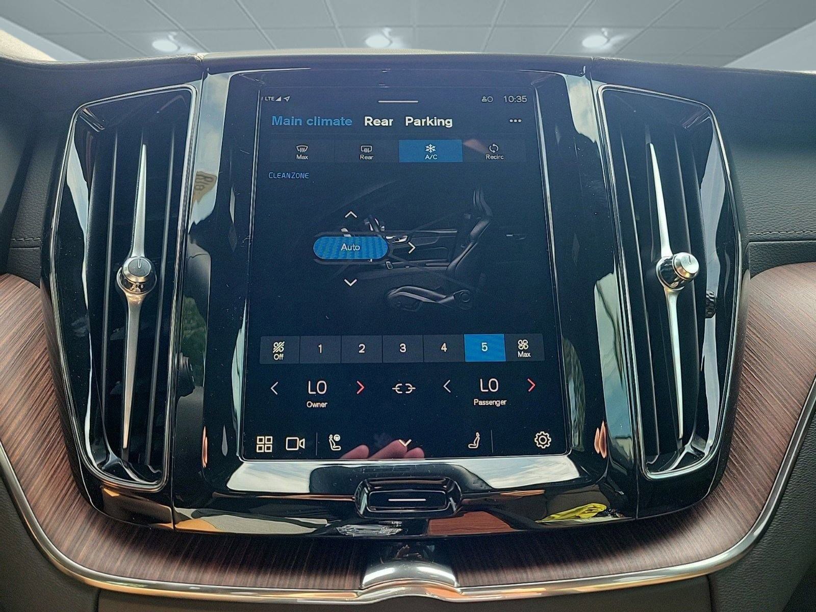 New 2024 Volvo XC60 B5 Ultimate image 30