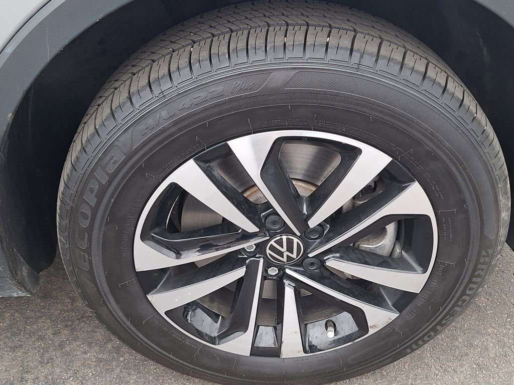 Used 2024 Volkswagen Tiguan S image 28