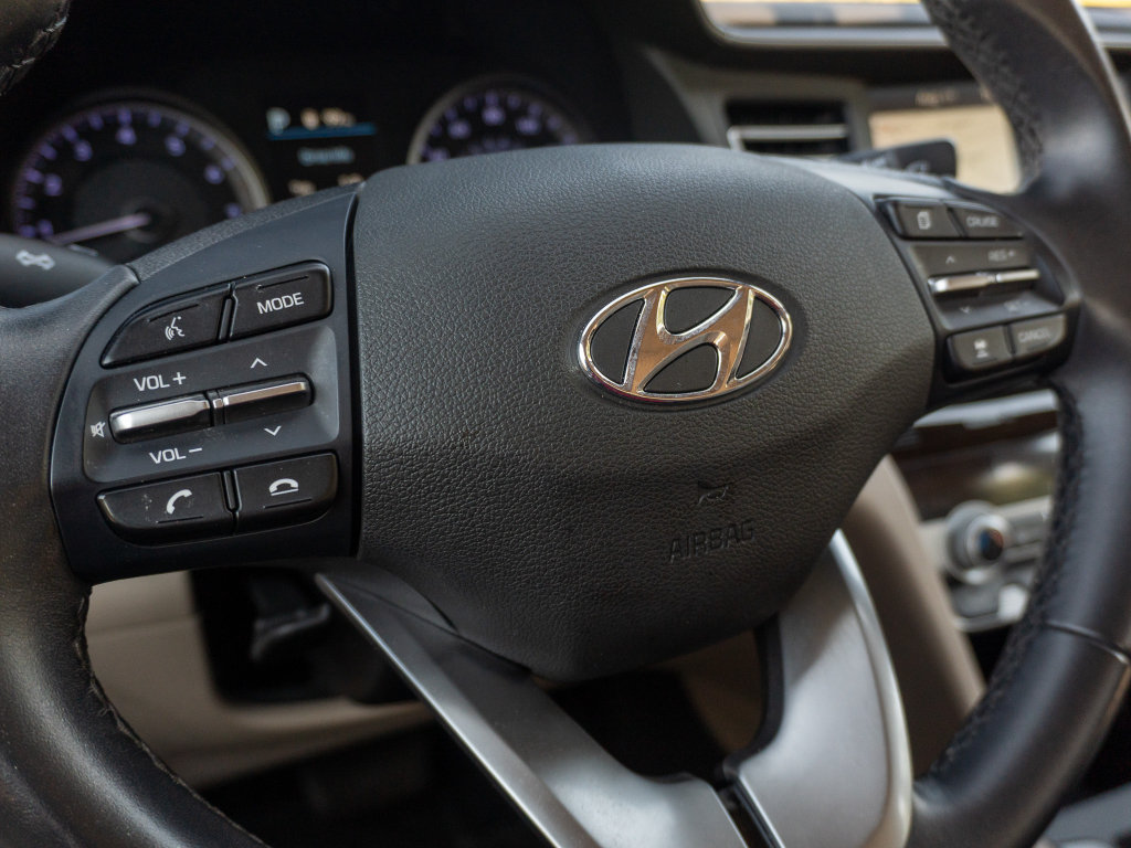 Used 2020 Hyundai Elantra Limited w/ Ultimate Package 03 FWD image 28