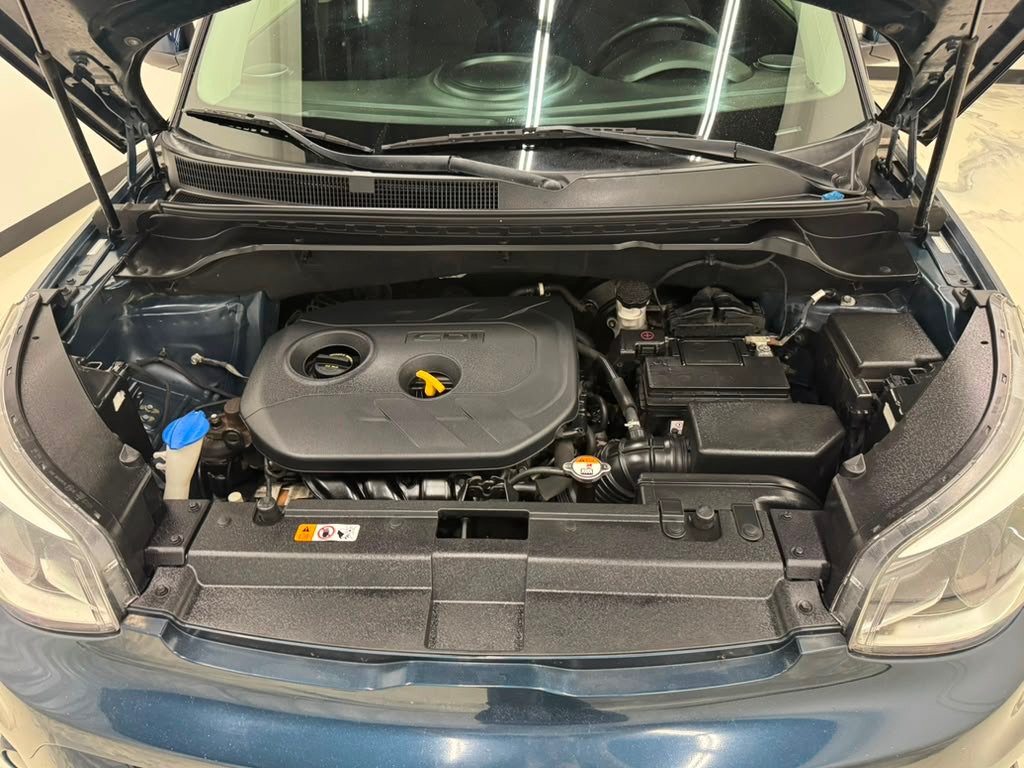 Used 2017 Kia Soul + FWD image 10