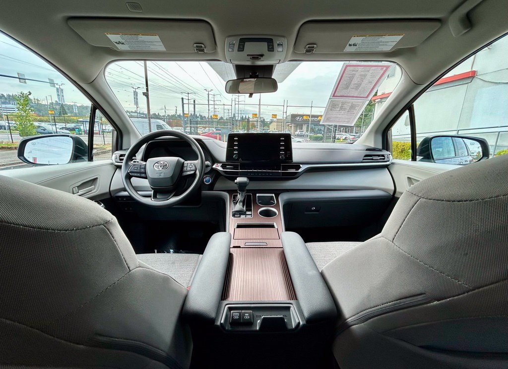 Certified 2024 Toyota Sienna LE AWD/4WD image 20