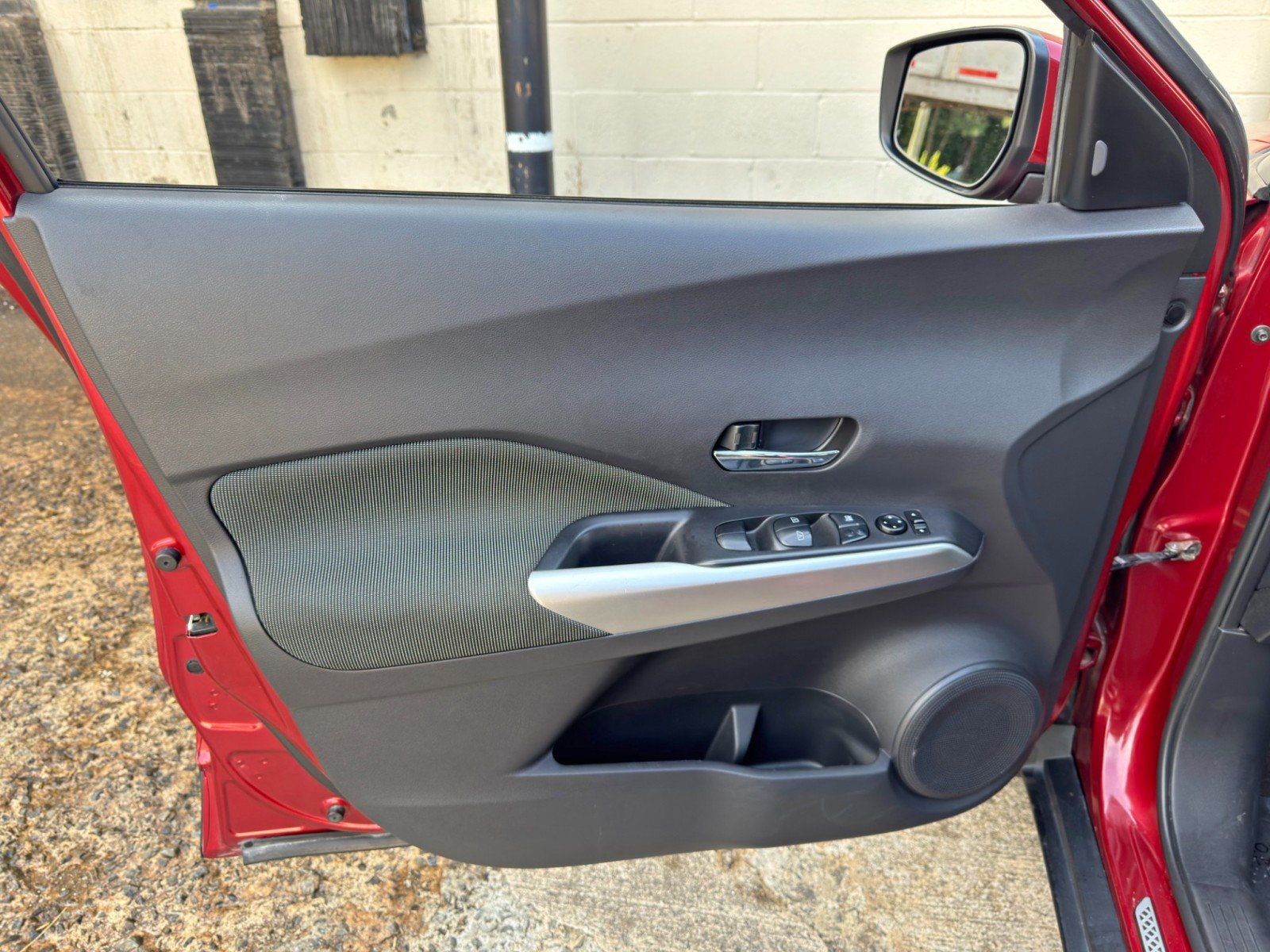 Used 2020 Nissan Kicks SV FWD image 35