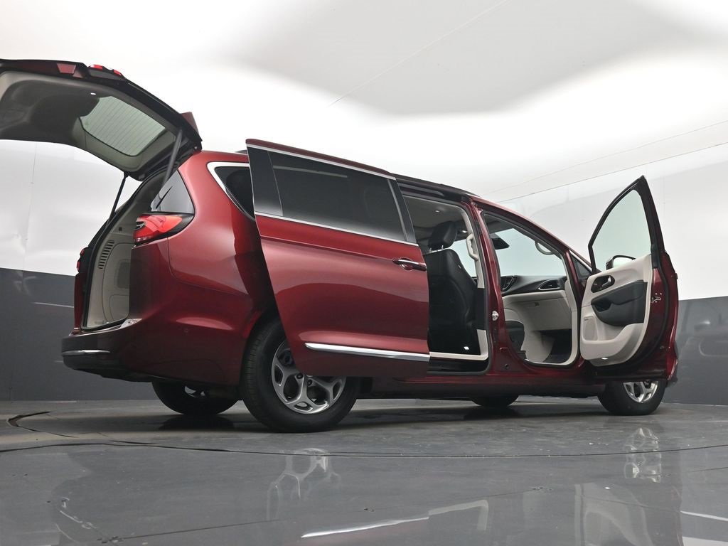 Used 2022 Chrysler Pacifica Limited image 65