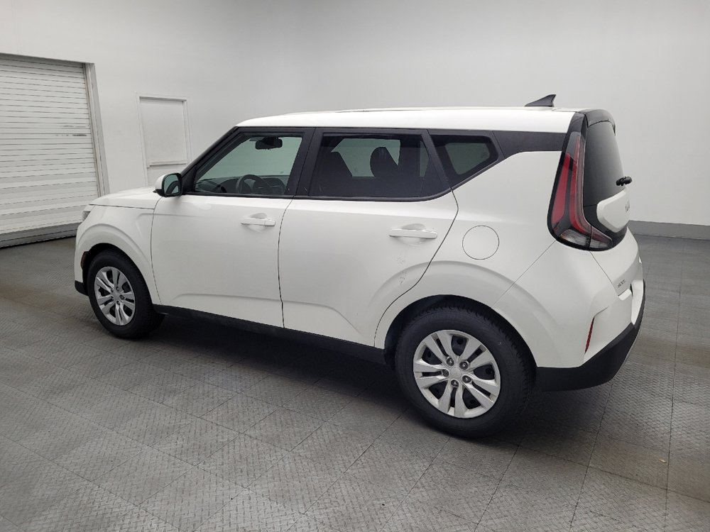 Used 2023 Kia Soul LX FWD image 3