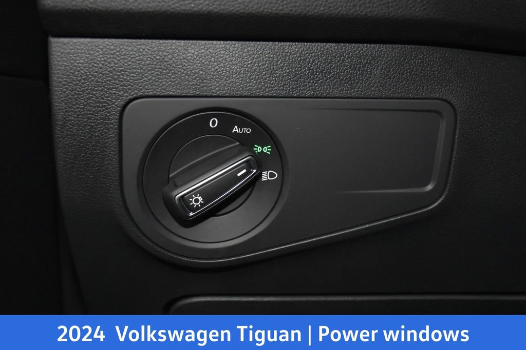 Used 2024 Volkswagen Tiguan SE R-Line image 10