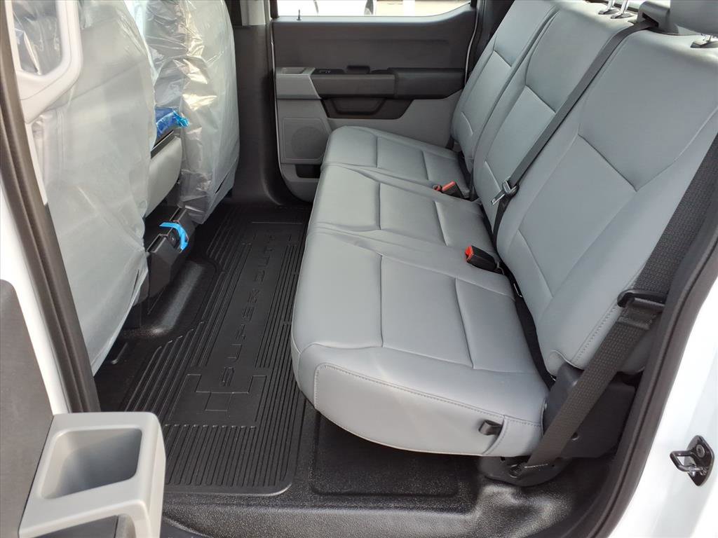 New 2026 Ford F250 XL w/ XL Chrome Package image 13