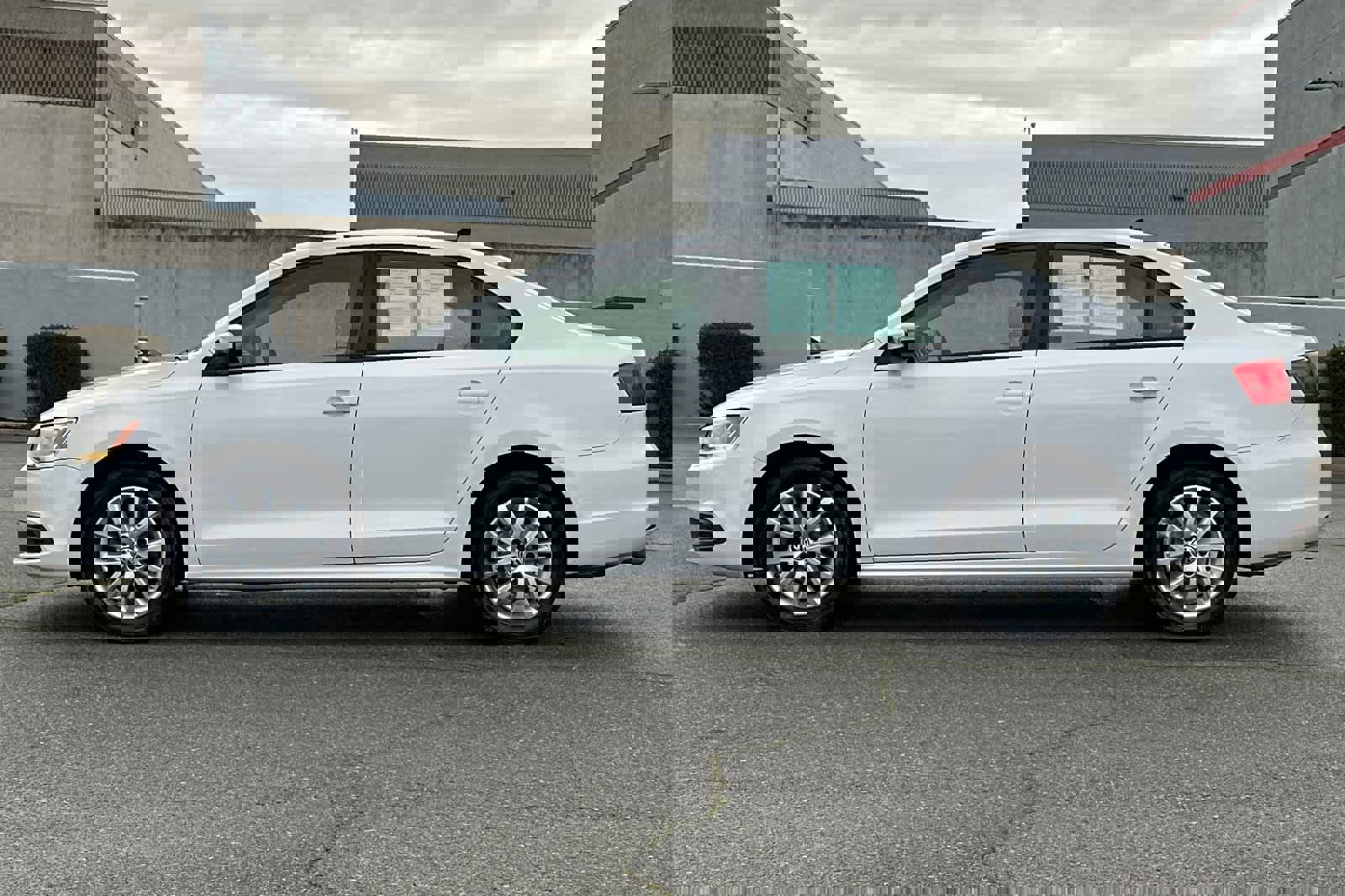 Used 2011 Volkswagen Jetta SE image 9