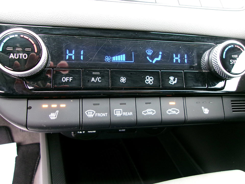 Used 2024 Hyundai Elantra SEL w/ Convenience Package FWD image 18