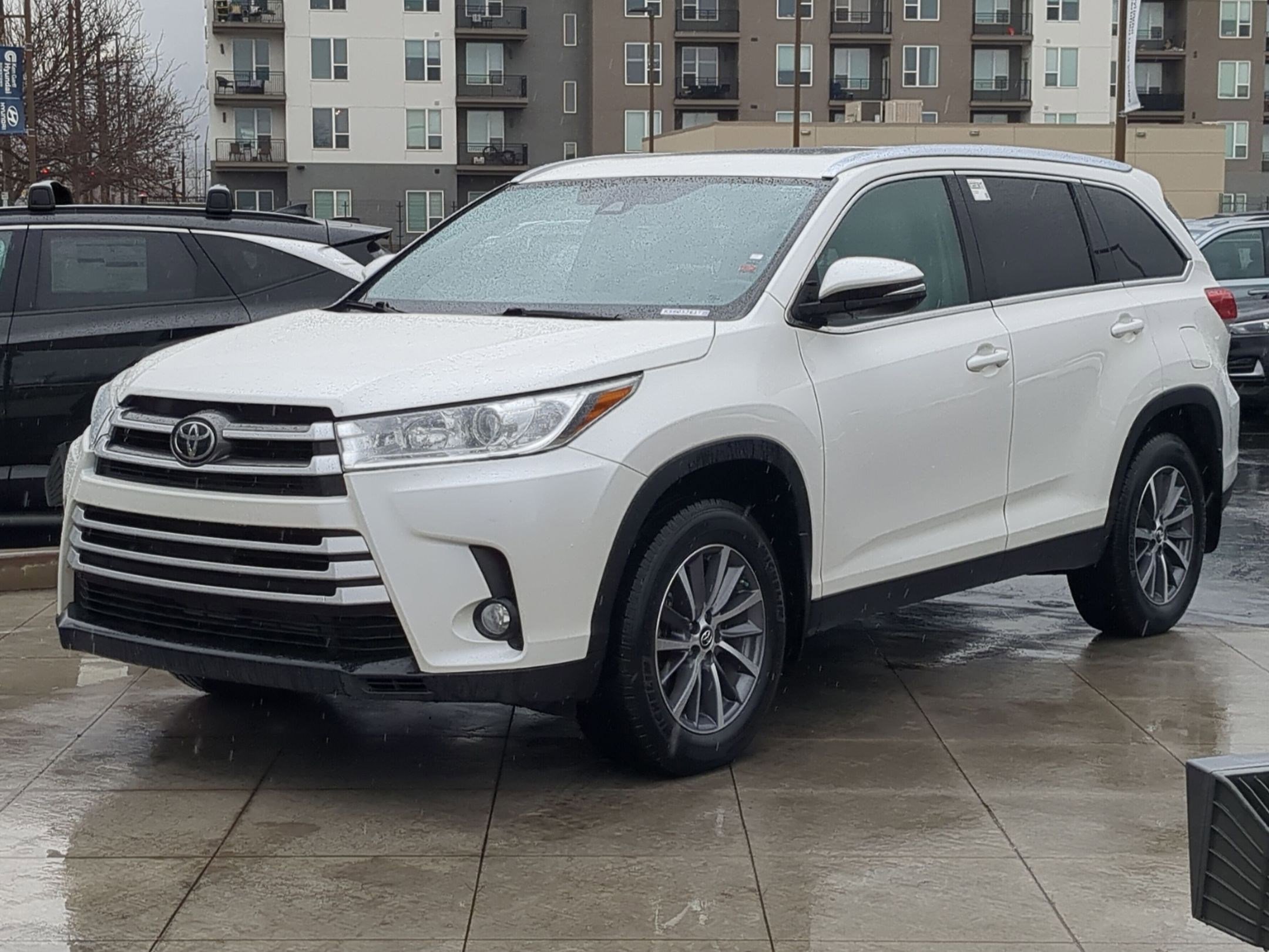 Used 2019 Toyota Highlander SE image 9