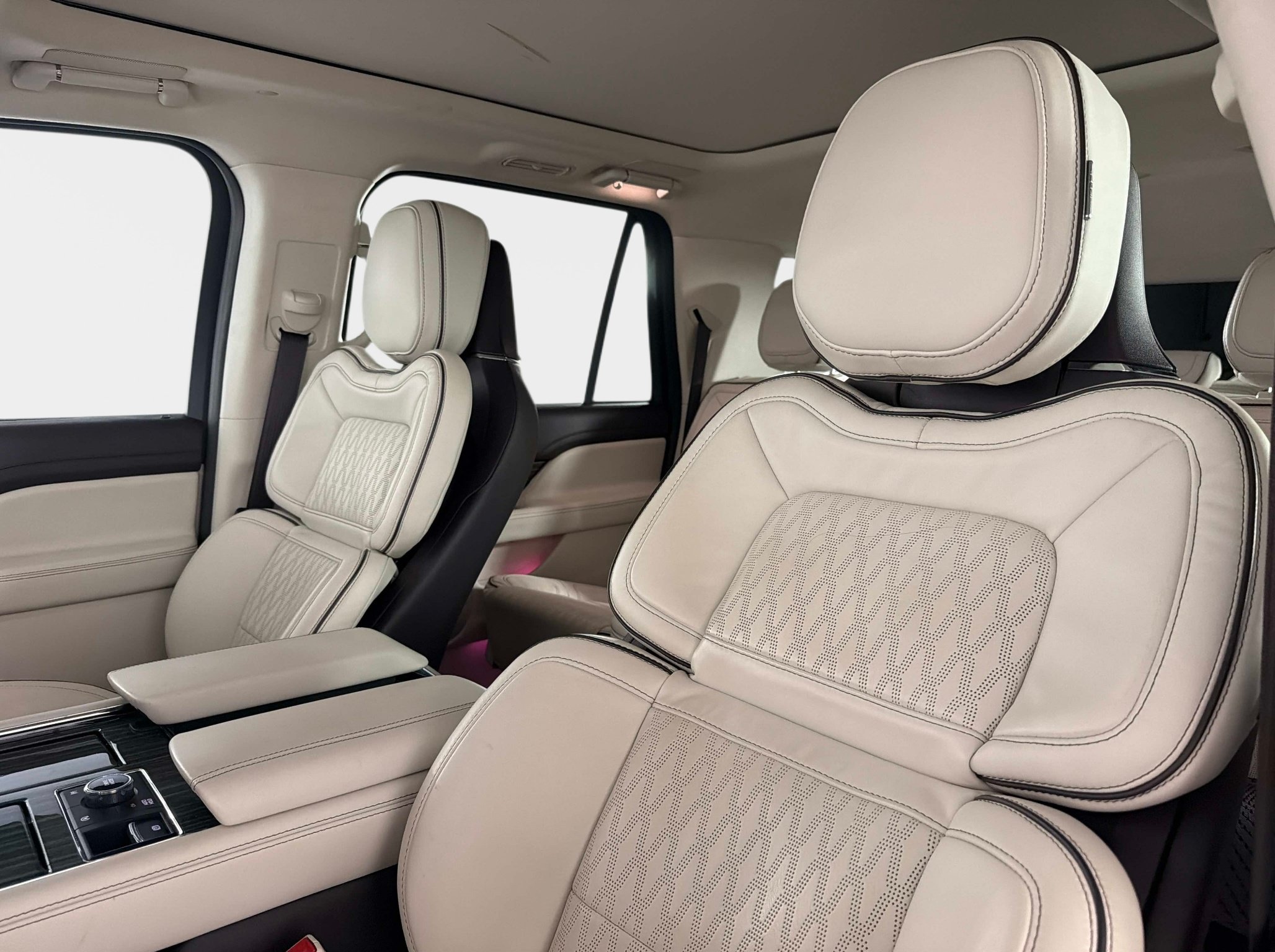 Used 2024 Lincoln Navigator L Black Label AWD/4WD image 37