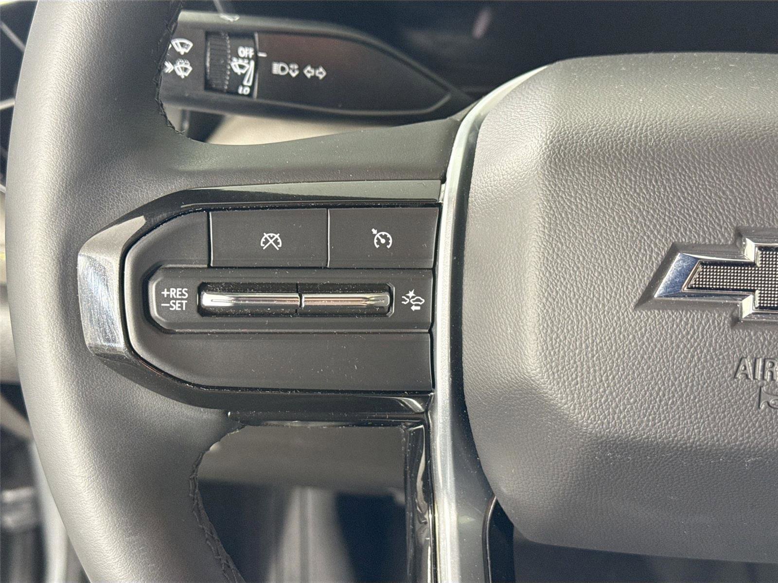 Used 2025 Chevrolet Colorado ZR2 w/ Technology Package image 17