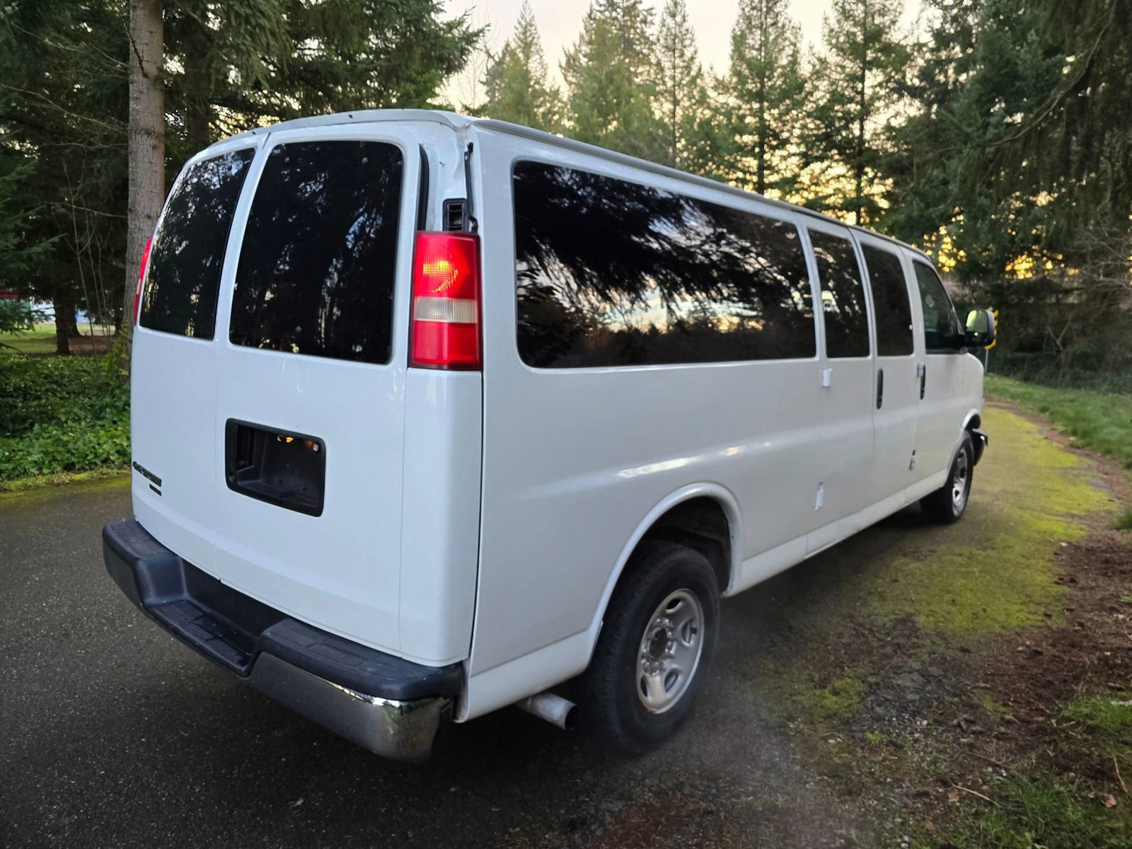 Used 2015 Chevrolet Express 3500 LT w/ LT Preferred Equipment Group RWD image 8