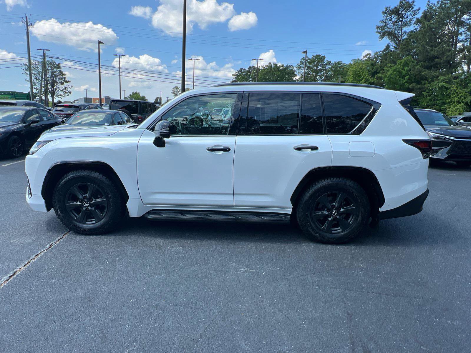 Used 2025 Lexus LX 700h Overtrail AWD/4WD image 9