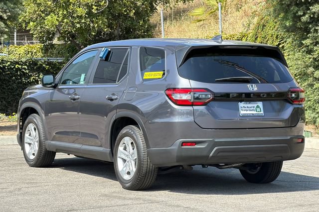 Used 2023 Honda Pilot LX image 6
