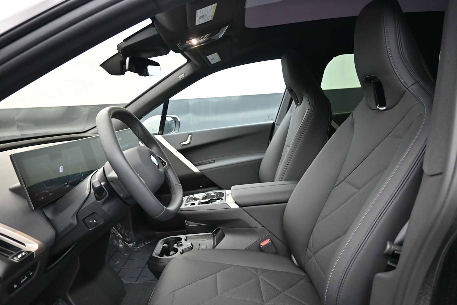 New 2026 BMW iX xDrive60 AWD/4WD image 2