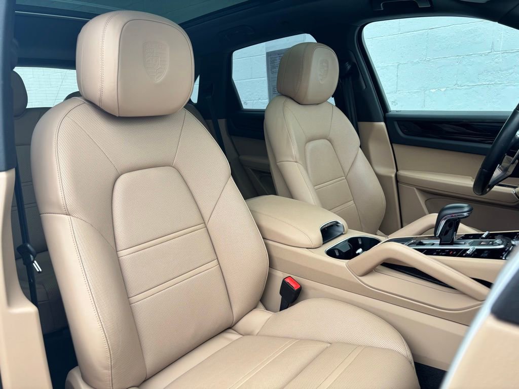 Used 2019 Porsche Cayenne S image 36