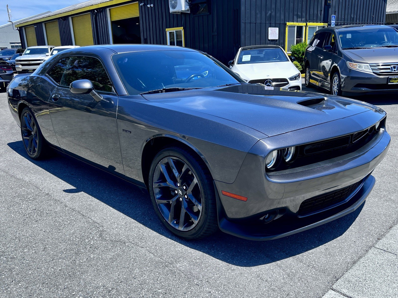 Used 2019 Dodge Challenger R/T w/ Driver Convenience Group RWD image 4