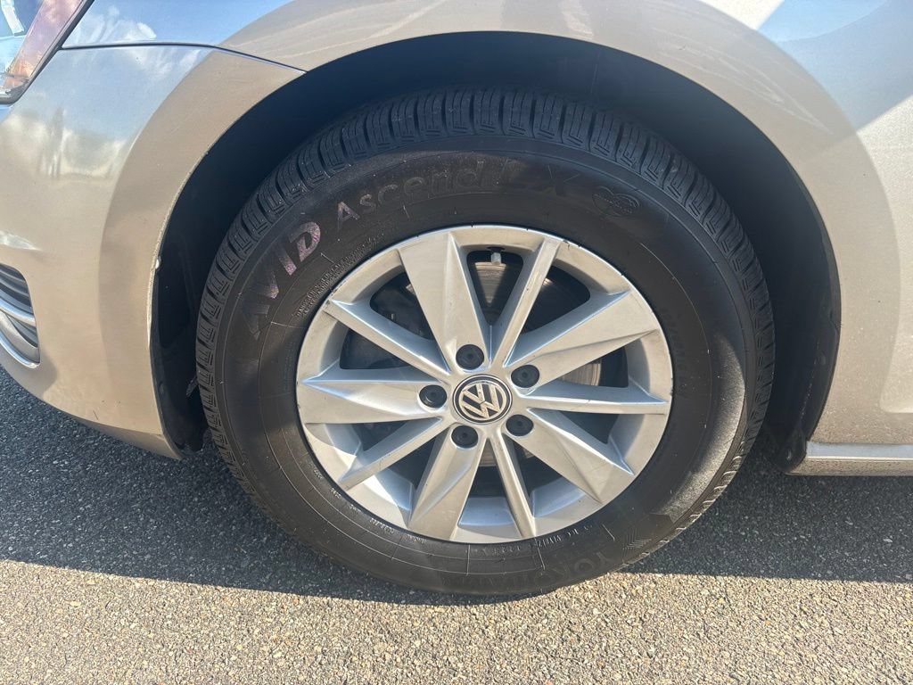 Used 2016 Volkswagen Golf S FWD image 12