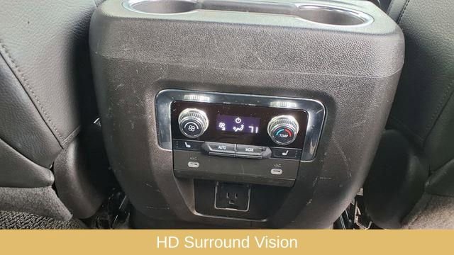 Used 2024 GMC Yukon XL Denali image 30