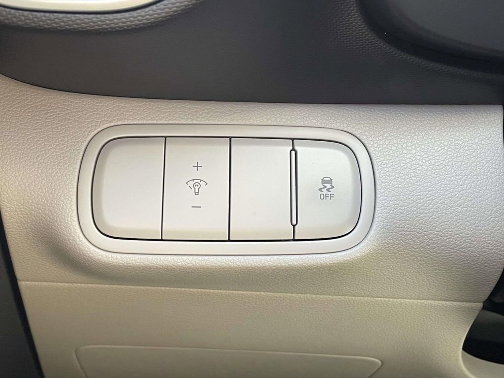 New 2026 Hyundai Venue SEL image 18