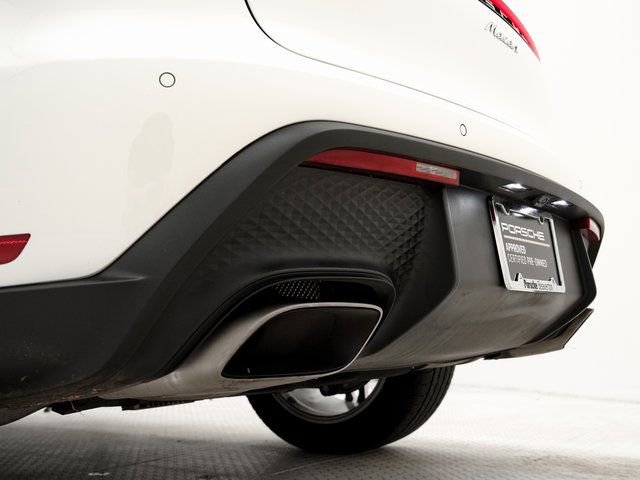 Certified 2025 Porsche Macan image 32