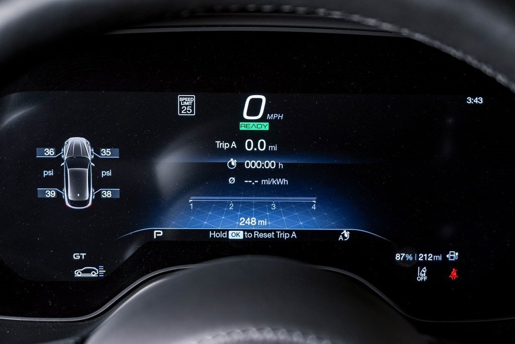 Certified 2025 Maserati Grecale Folgore image 21