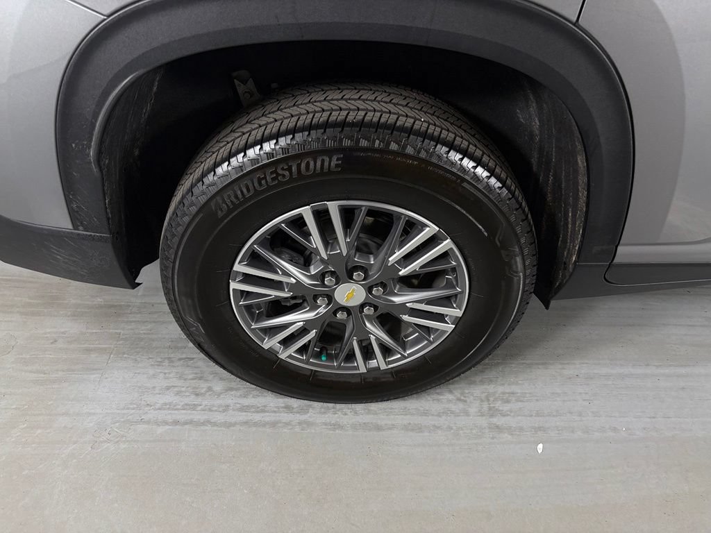 Certified 2026 Chevrolet Traverse LT w/ Driver Confidence Package FWD image 13