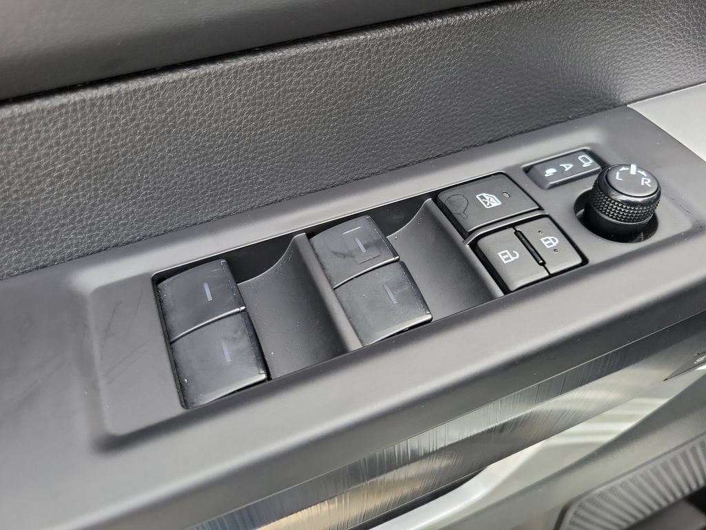 Used 2024 Toyota Tundra Platinum AWD/4WD image 19