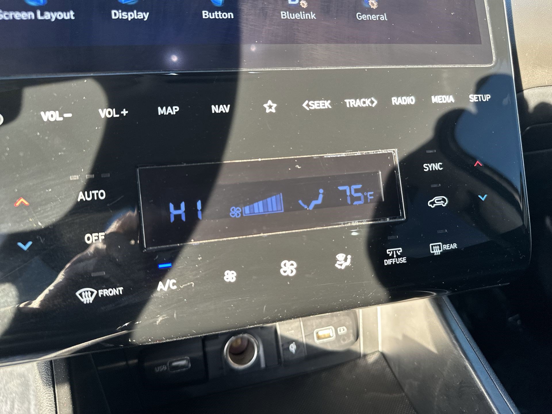 Used 2023 Hyundai Tucson Limited w/ Cargo Package image 17