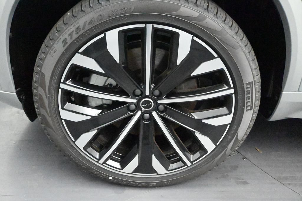 New 2026 Volvo XC90 T8 Plus w/ Protection Package Premier AWD/4WD image 9