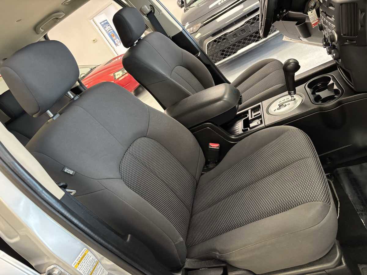 Used 2007 Mitsubishi Endeavor LS image 19