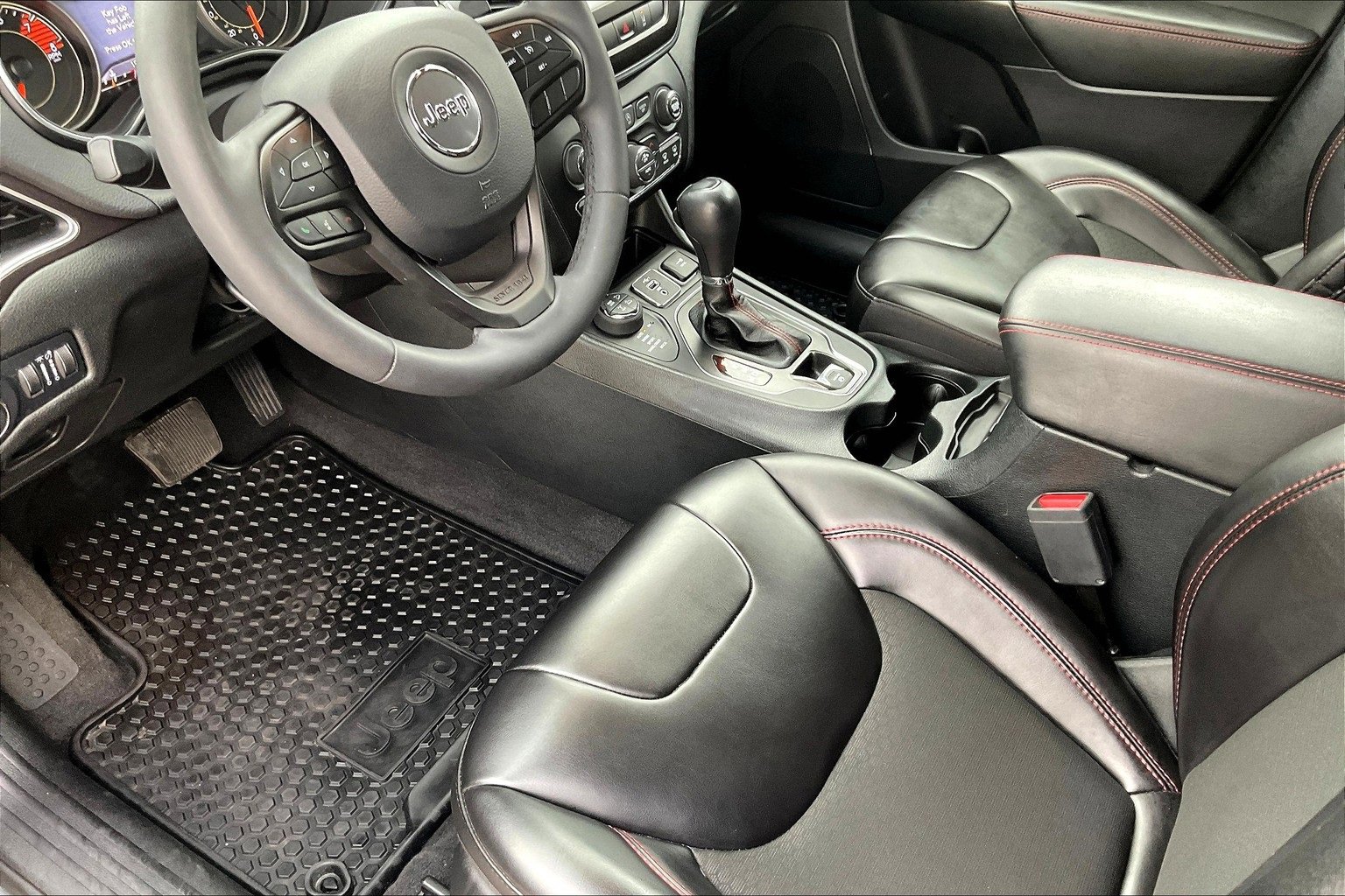 Used 2022 Jeep Cherokee Trailhawk w/ Trailer Tow Group image 14