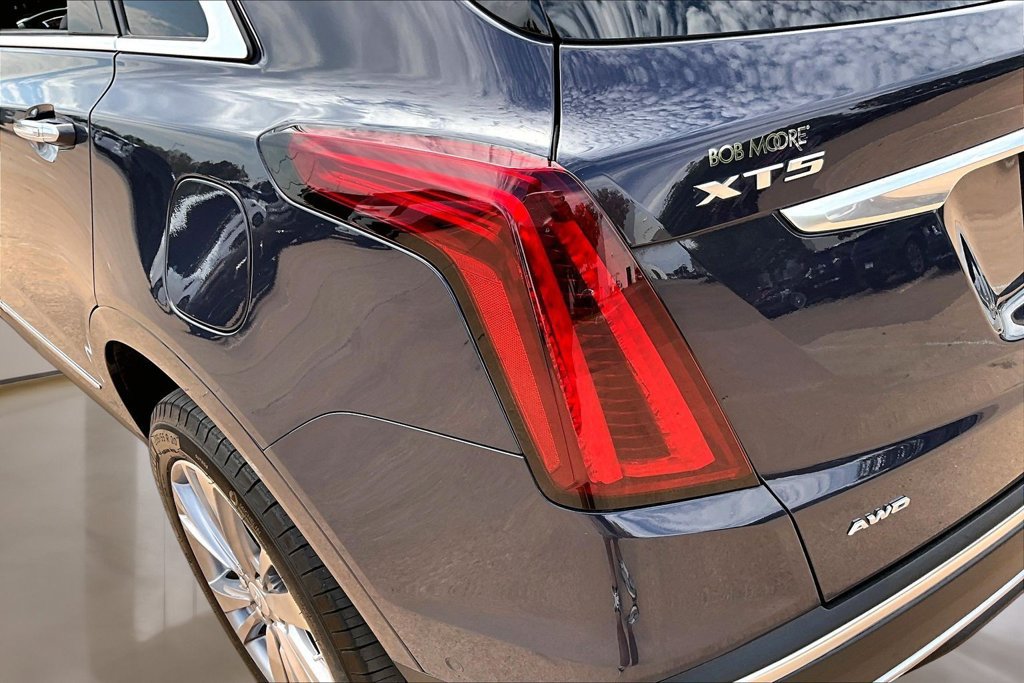 Used 2025 Cadillac XT5 Premium Luxury w/ Technology Package AWD/4WD image 31