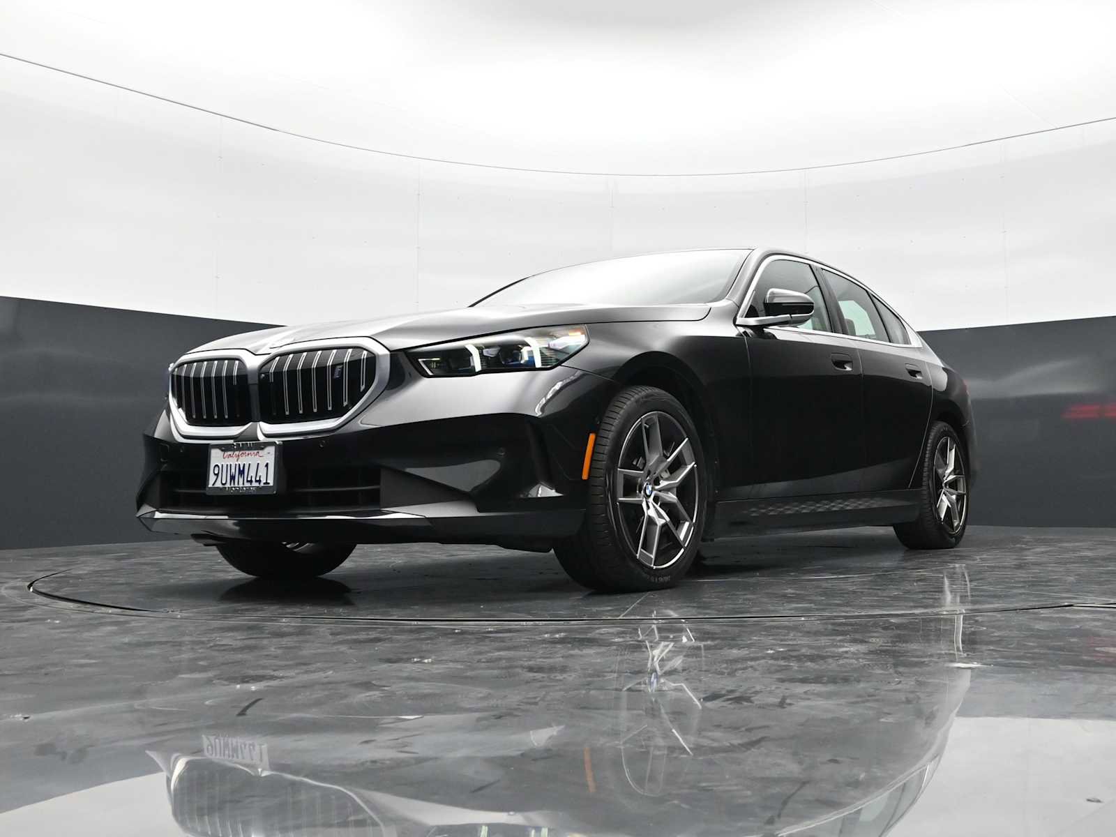 Used 2026 BMW i5 eDrive40 w/ Executive Package RWD image 25