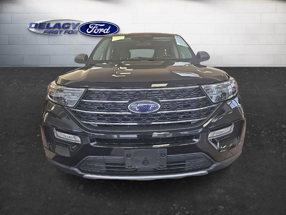 Used 2023 Ford Explorer XLT w/ Equipment Group 202A image 10