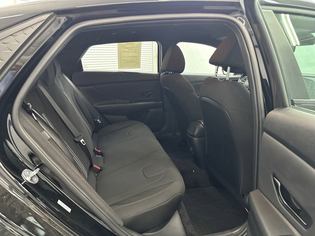 Used 2025 Hyundai Elantra Sport FWD image 15