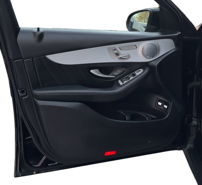 Used 2019 Mercedes-Benz GLC 350e 4MATIC image 14