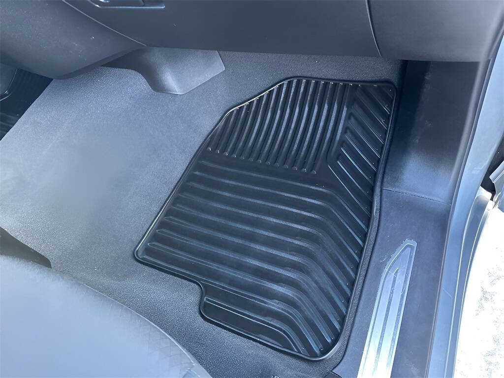 Used 2025 Chevrolet Silverado 1500 LT image 31