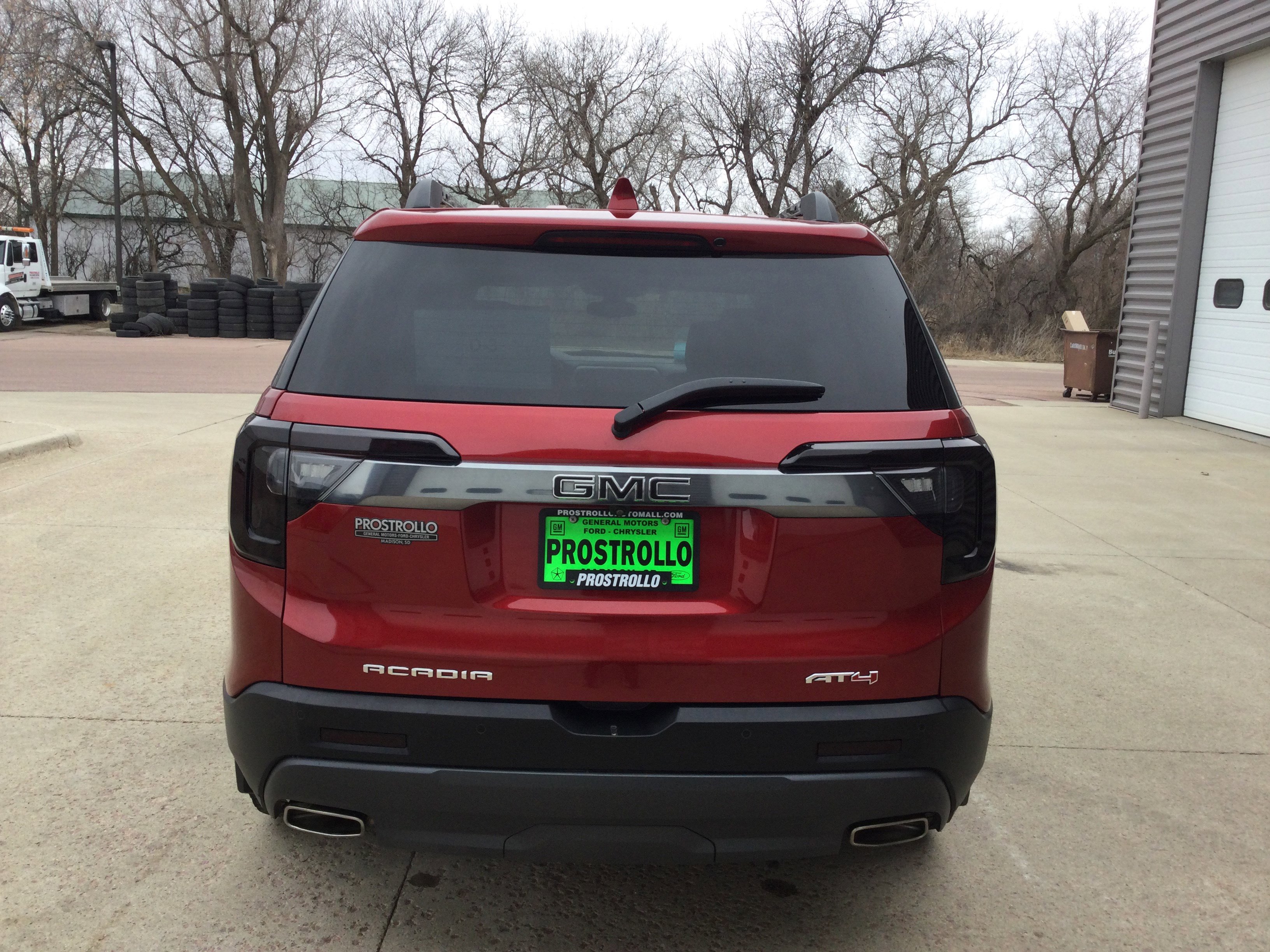 Used 2023 GMC Acadia AT4 w/ Technology Package image 4