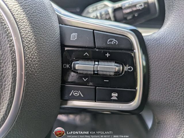 Certified 2025 Kia Sorento LX FWD image 20