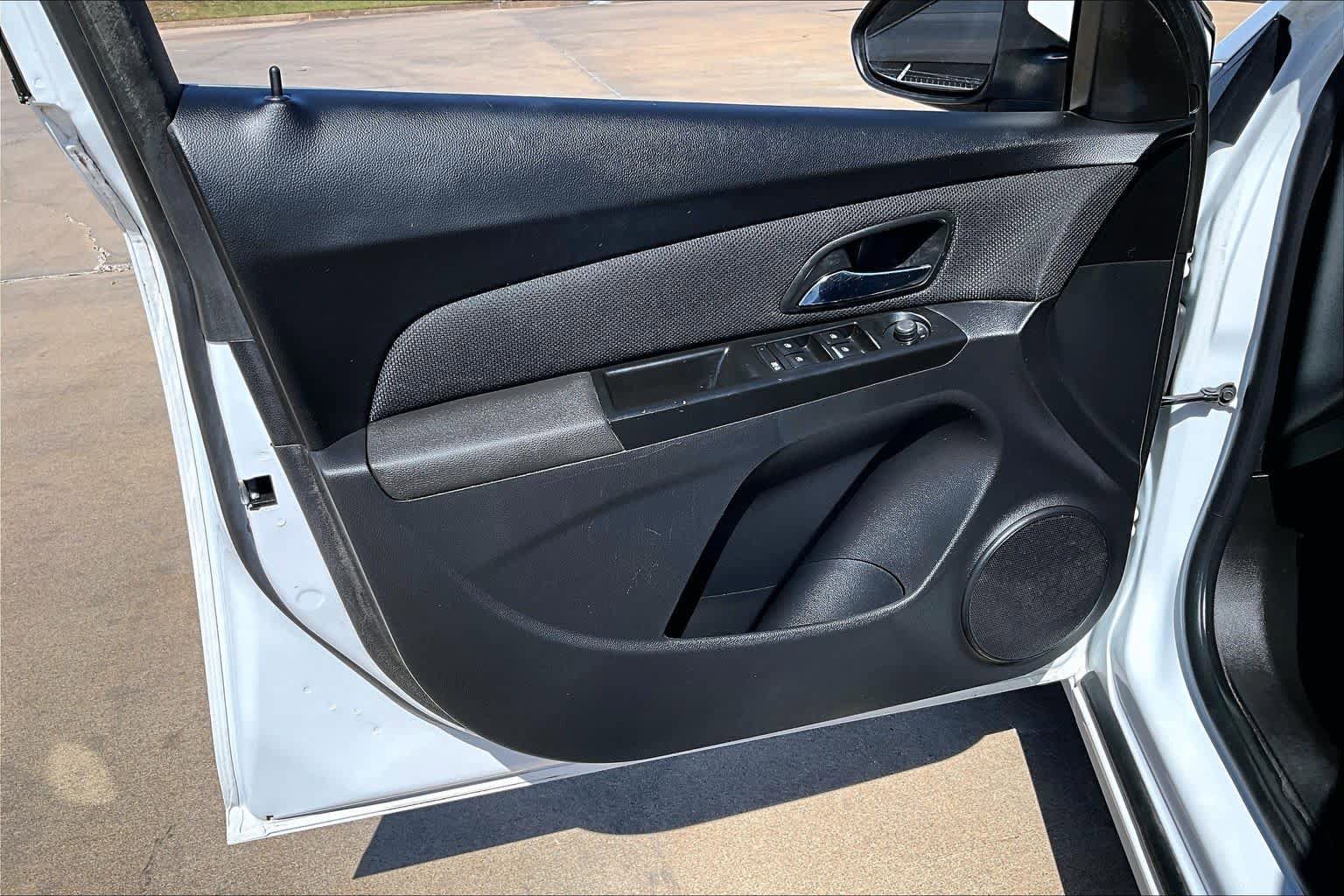 Used 2014 Chevrolet Cruze LT FWD image 23