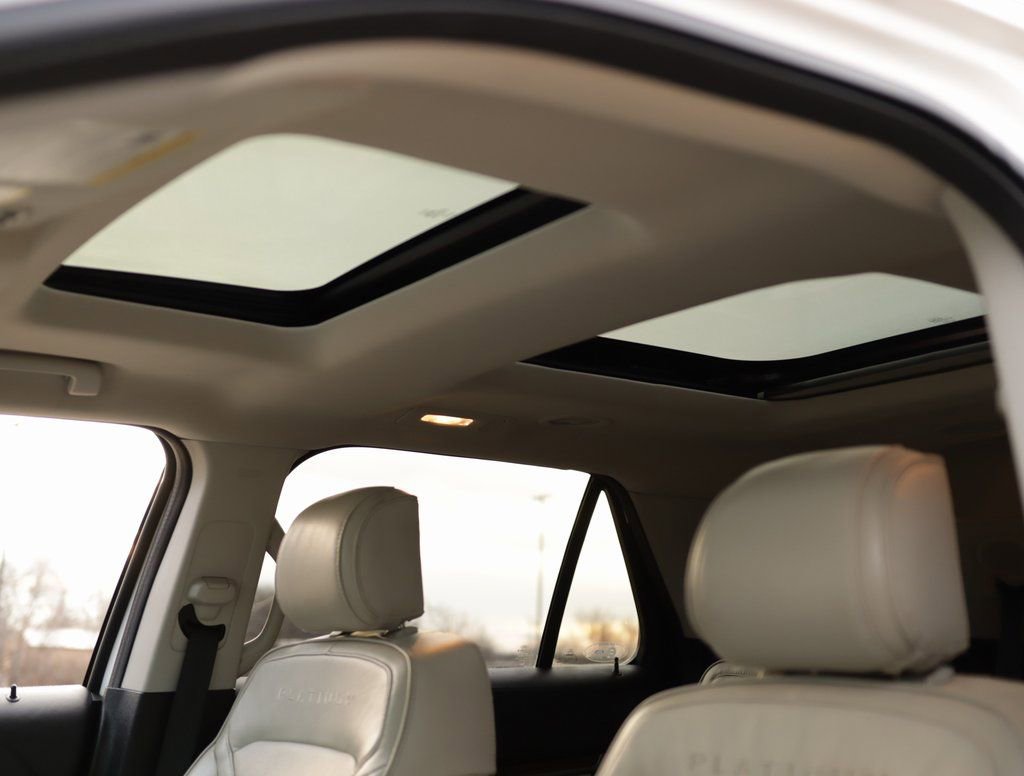 Used 2017 Ford Explorer Platinum image 25