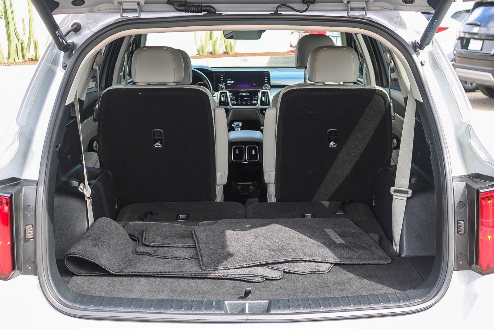 Used 2023 Kia Sorento SX image 26