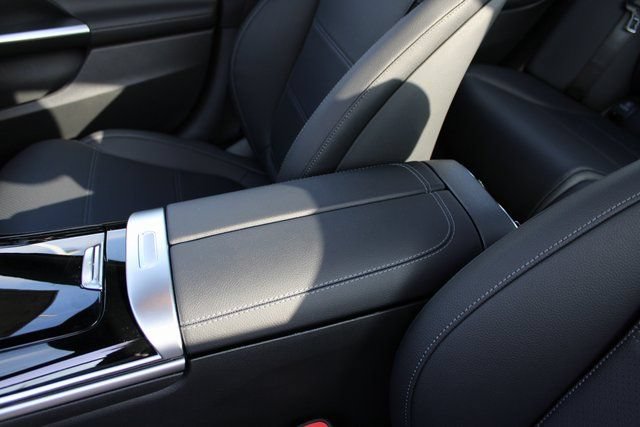 New 2025 Mercedes-Benz C 300 4MATIC Sedan image 26